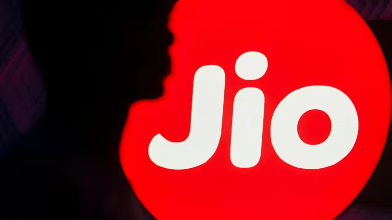 Jio Platforms Sets Oct. 21 IPO, Aims to Raise $3.8 Billion