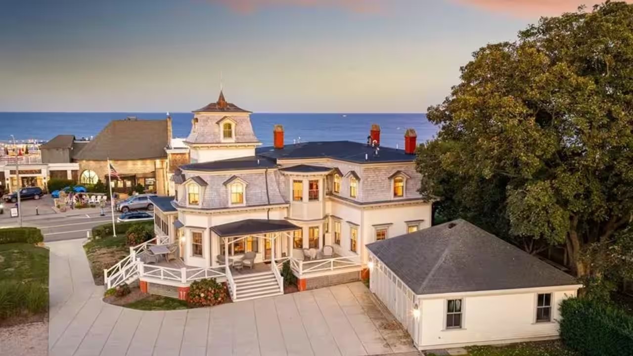 Historic Rhode Island Reading Room Club Listed for $9.75 Million After Price Cut