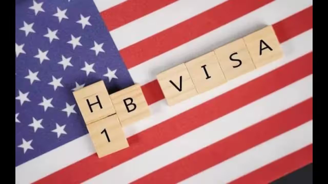 University of Florida Withdraws H-1B Financial Analyst Filing After President Bell's Protest