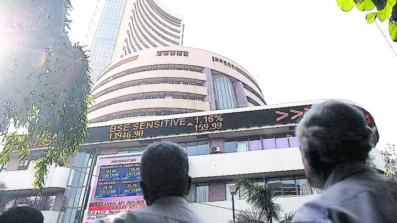Indian Equities FPI Outflows Spike 44k Cr in Oct, Hit 3L Cr YTD