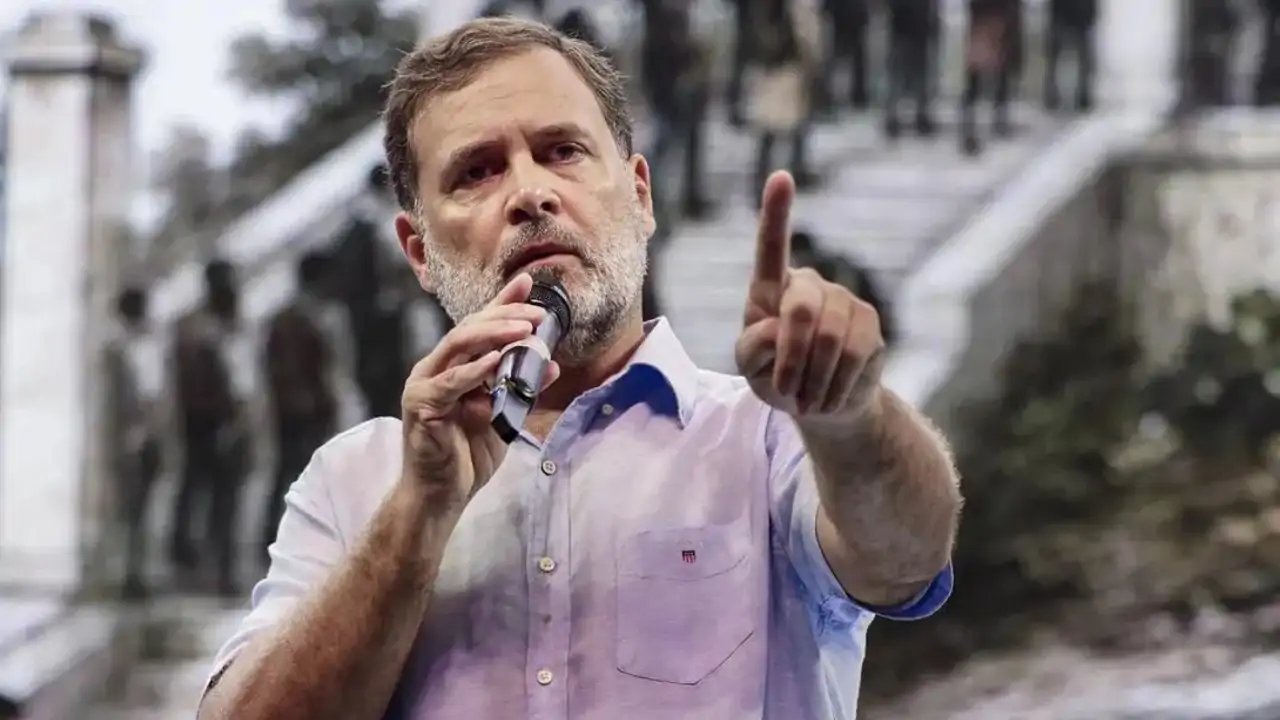 Rahul Gandhi Hits Delhi Police Over Journalist Harassment, Demands Amit Shah’s Reply