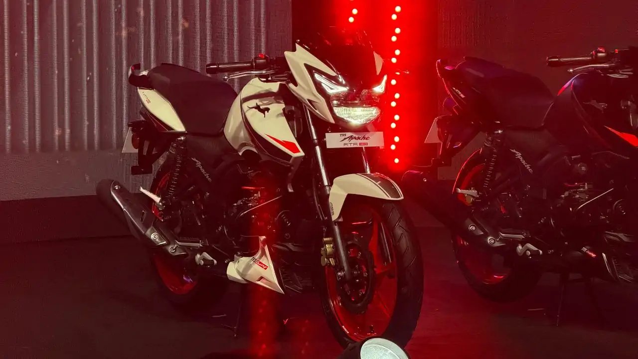 TVS Apache RTR 160 Debuts Traction Control, Prices at ₹1.28 Lakh