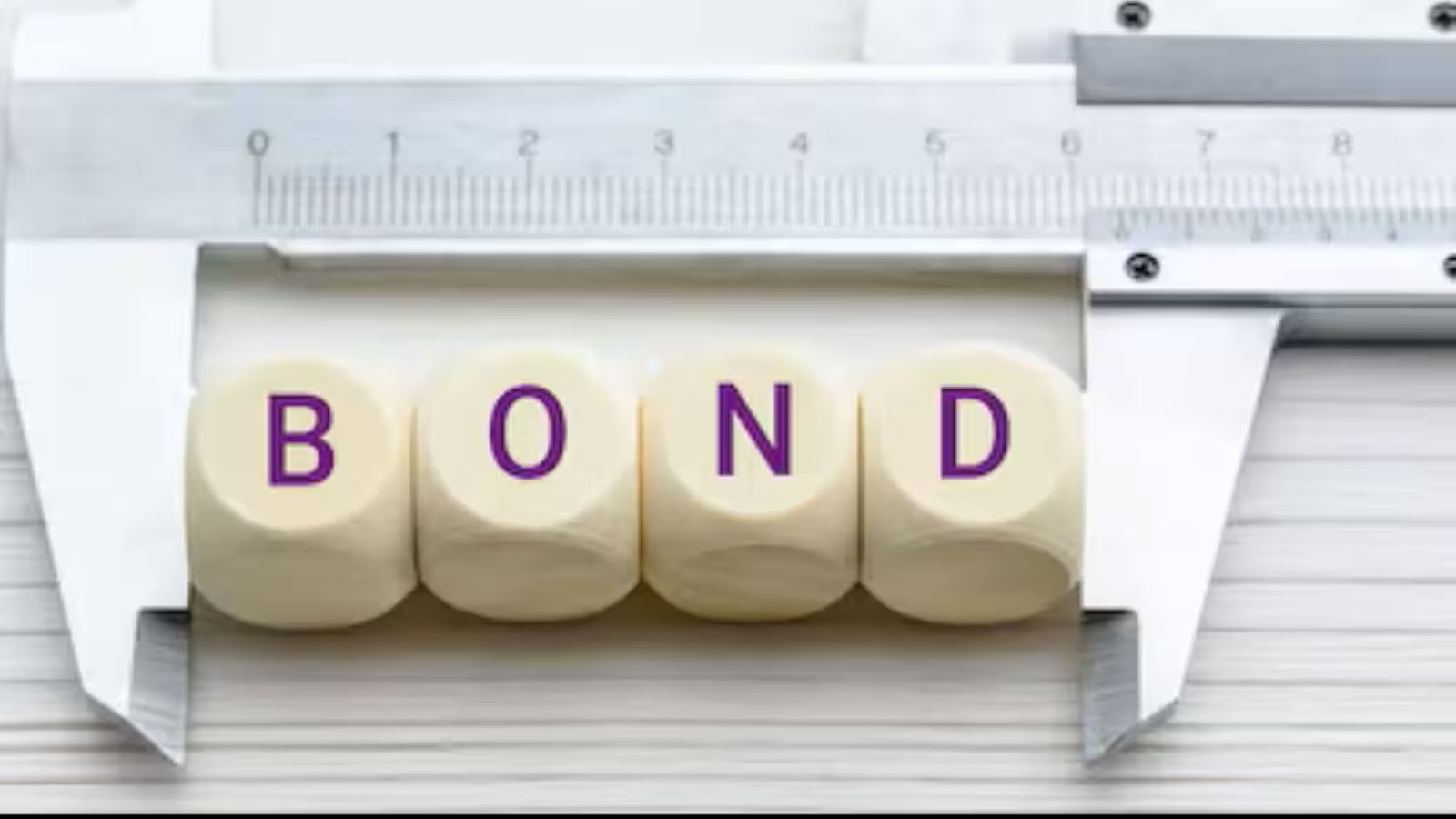 NIFTY 50 Slides 0.9% as Bond Yields Surge 30bps