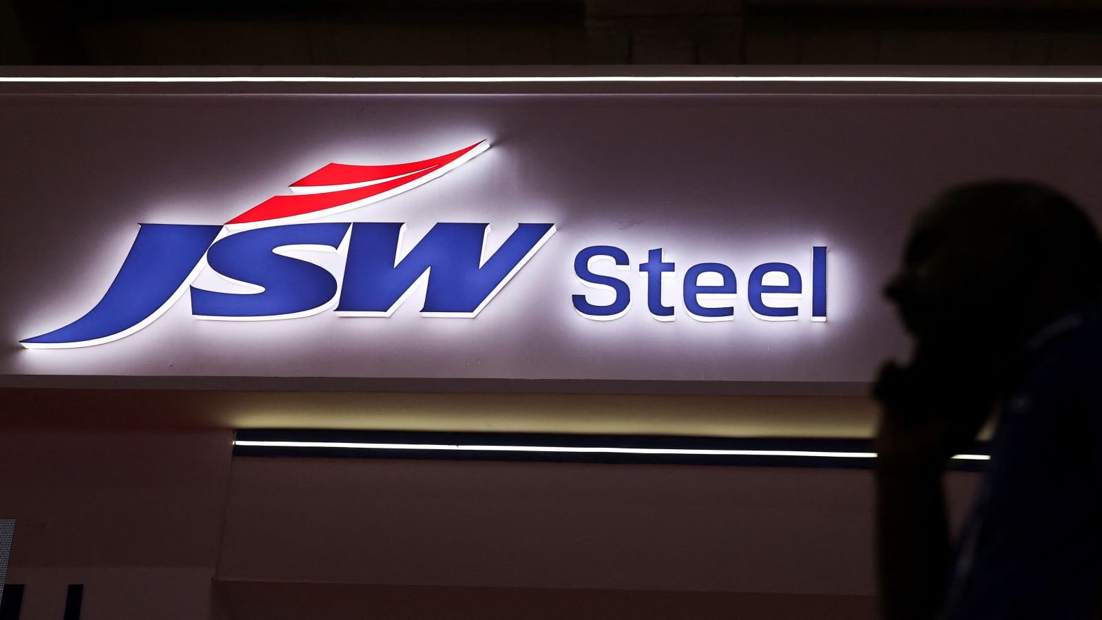 JSW Steel Q2 Net Profit Jumps 225.5%, Exceeds Analyst Estimates