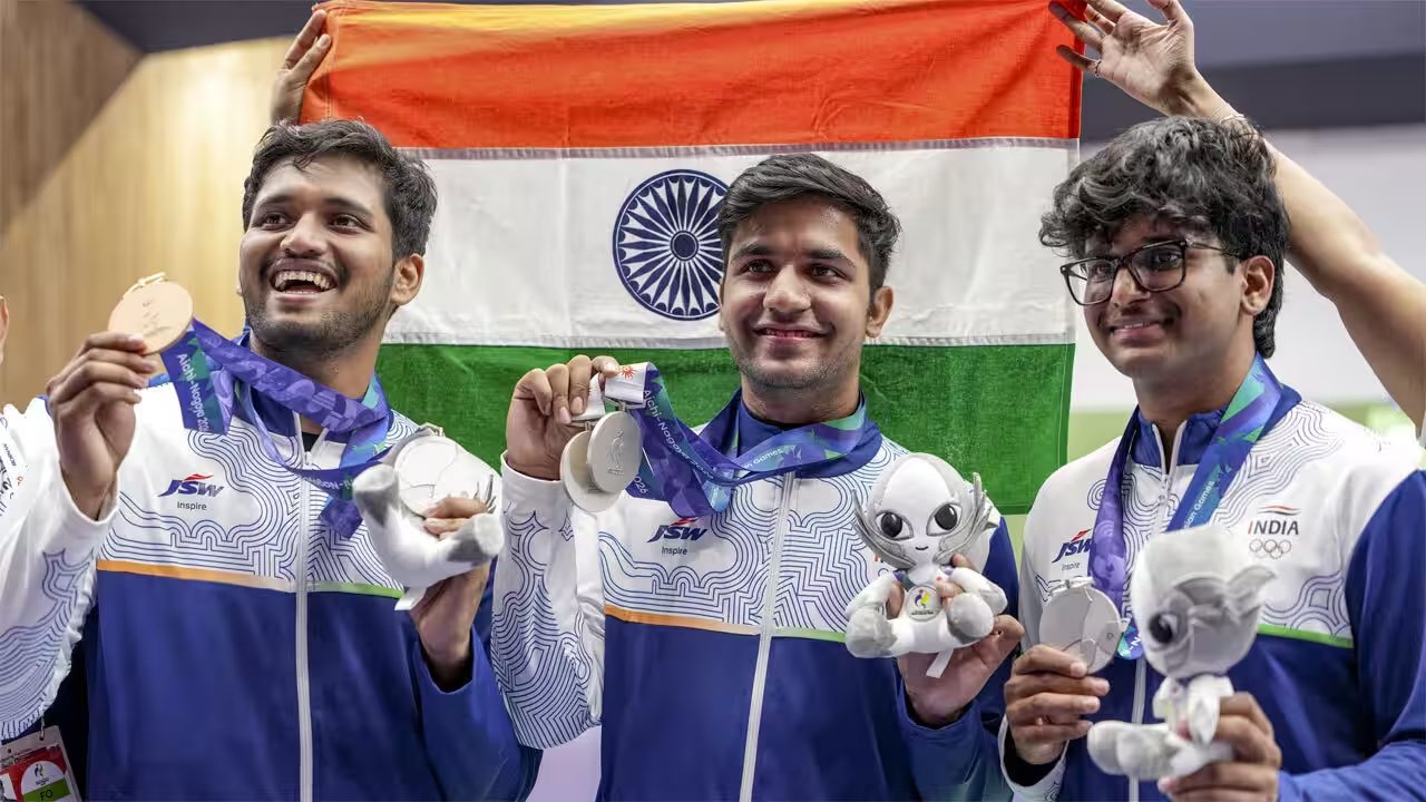 Dhillon Wins Silver with 252.4 in 10m Air Rifle, India Hits Six Medals
