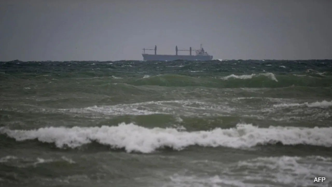Romania Reports Seven Crew Missing After Wine Trader Fire Near Sulina