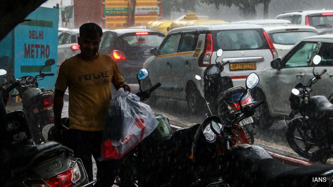 IMD Forecasts Delhi‑NCR to Clear on Saturday, 32°C High