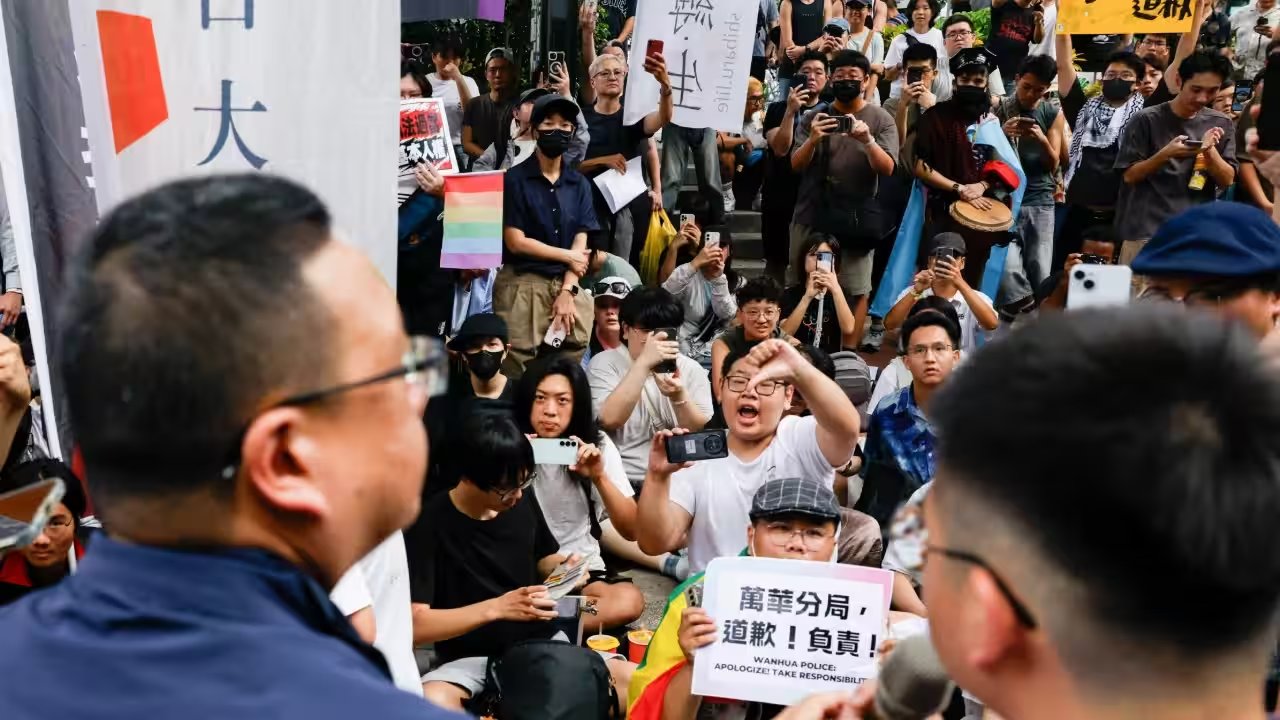 Taiwan Police Detain 51 at Taipei Gay Bar Raid, Sparking Pride Month Protest