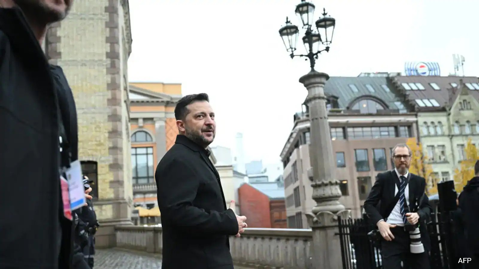 Zelensky Backs Russia-US Trilateral Talks by Early November