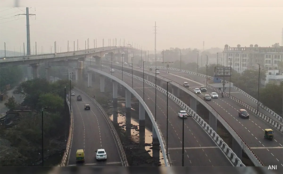 Delhi Enforces GRAP‑1, Doubling Parking Fees as AQI Hits 244