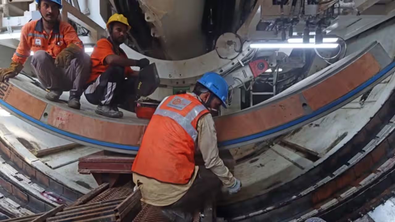 India's Core Industries Soar 7.9% in September, Iron Ore Surges 18.4%
