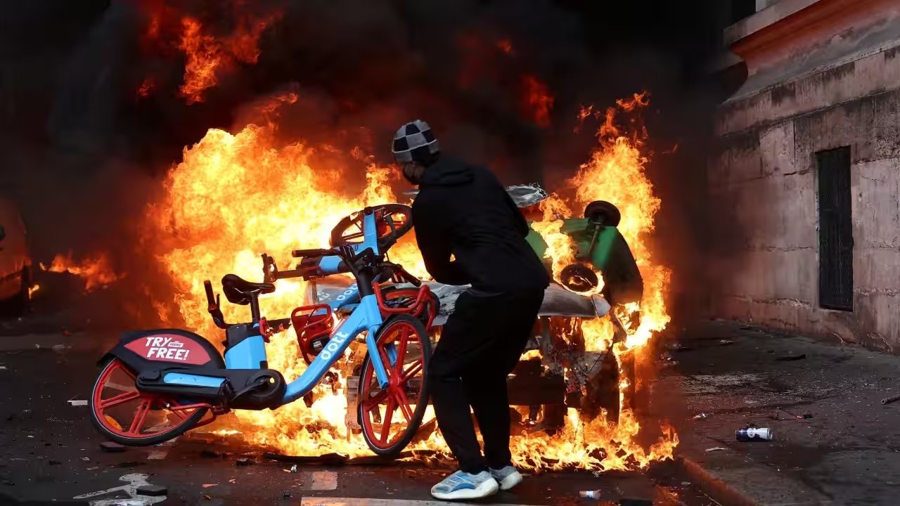 France Enforces 8‑pm Curfews in Lille, Paris, and Two Northern Cities After Louvre Riots