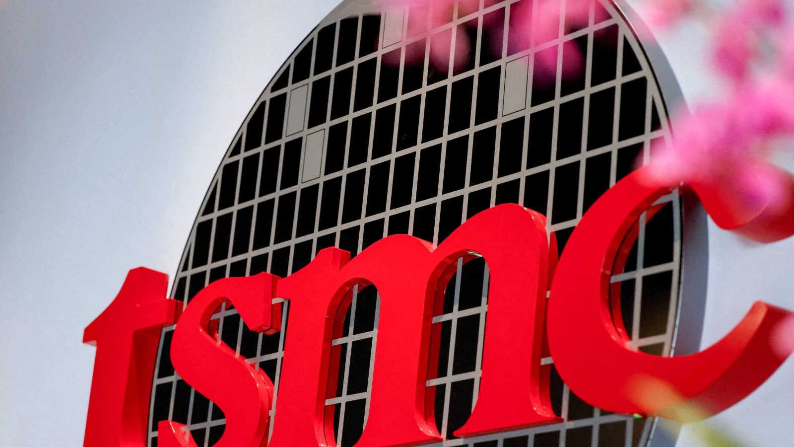 TSMC Q3 Revenue Soars 50% to T$1.49 Trillion, Beats Forecast
