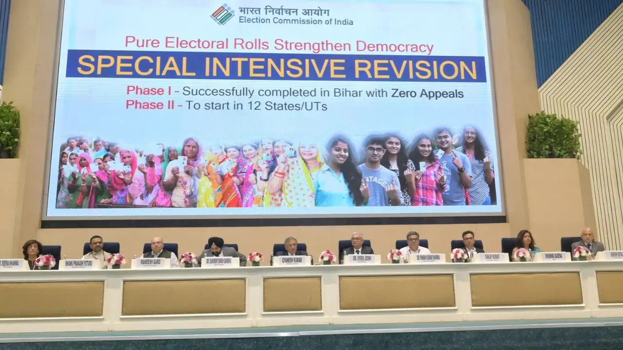 Supreme Court Urges Review as Election Commission Extends SIR Deadline in Six States, Delhi