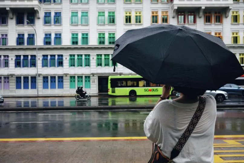 Singapore LTA Imposes Up to $500 Fine on Bus Disruptors for Loud Music