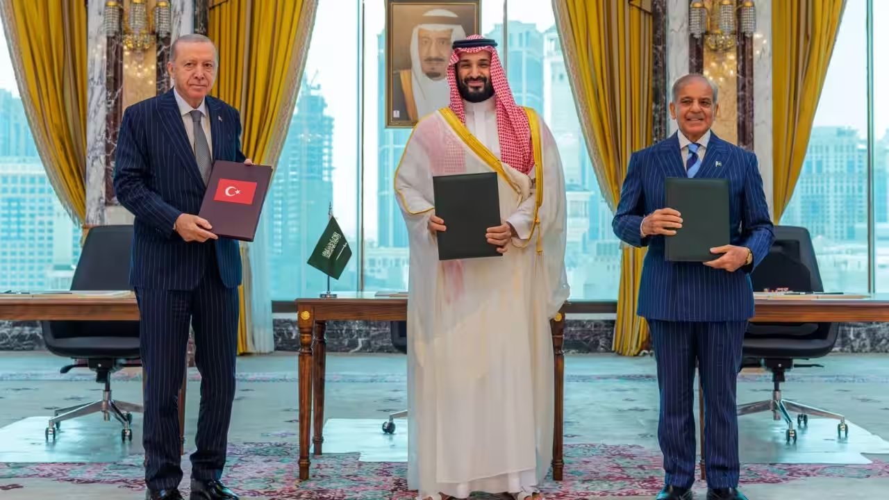 Pakistan Sets Riyadh Meeting to Politically Engage Houthis Under Mecca Pact