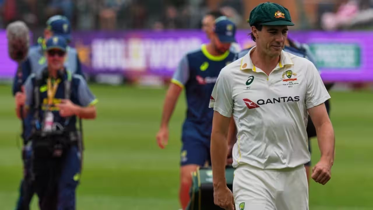 Cummins Concedes 0/96 as South Africa Storm to 425‑9