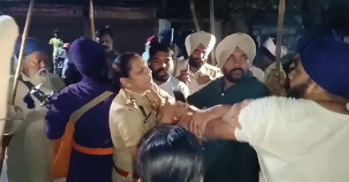 Amritsar Police SHO Manjit Kaur Manhandled By Nihang Protesters During Rescue Operation