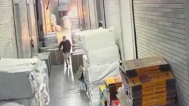 Surat Accountant Fires Textile Market, Destroys ₹24-Crore Worth of Fabric