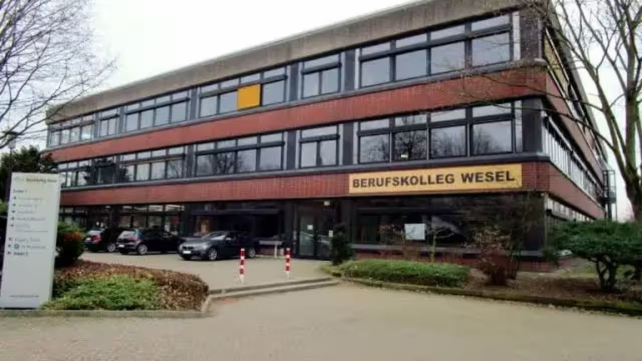 Duisburg Teacher Charged With €248,000 Fraud After 16 Years On Paid Sick Leave