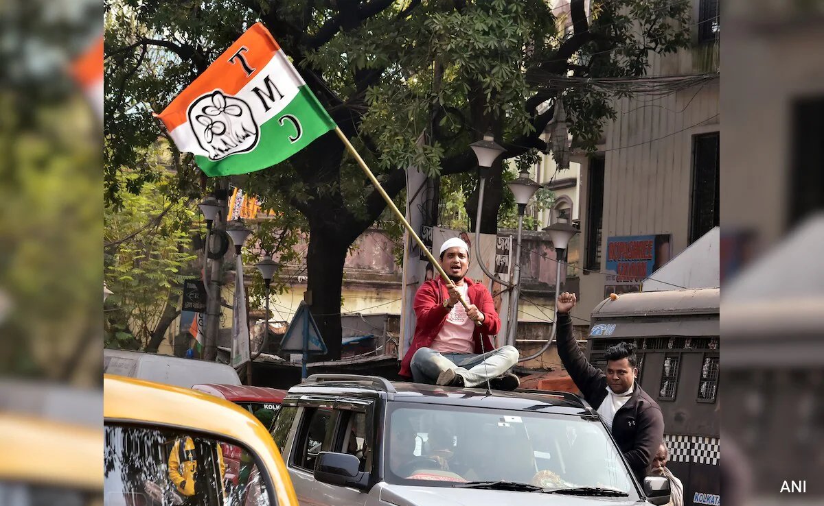 Supreme Court Gives Election Commission Three-Month Deadline on Trinamool Symbol Dispute