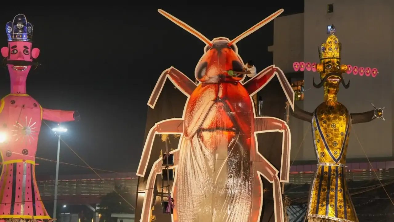 AAP's Bharadwaj Files FIR Complaint Over 30‑Foot Cockroach Effigy Burning in Pitampura