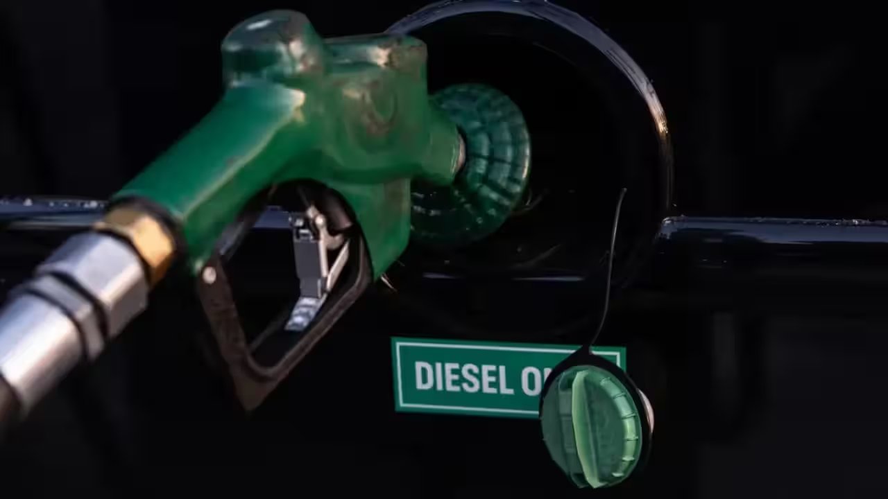 US Considers 90‑Day Diesel Export Ban, Slashing Diesel, Raising Gasoline Prices