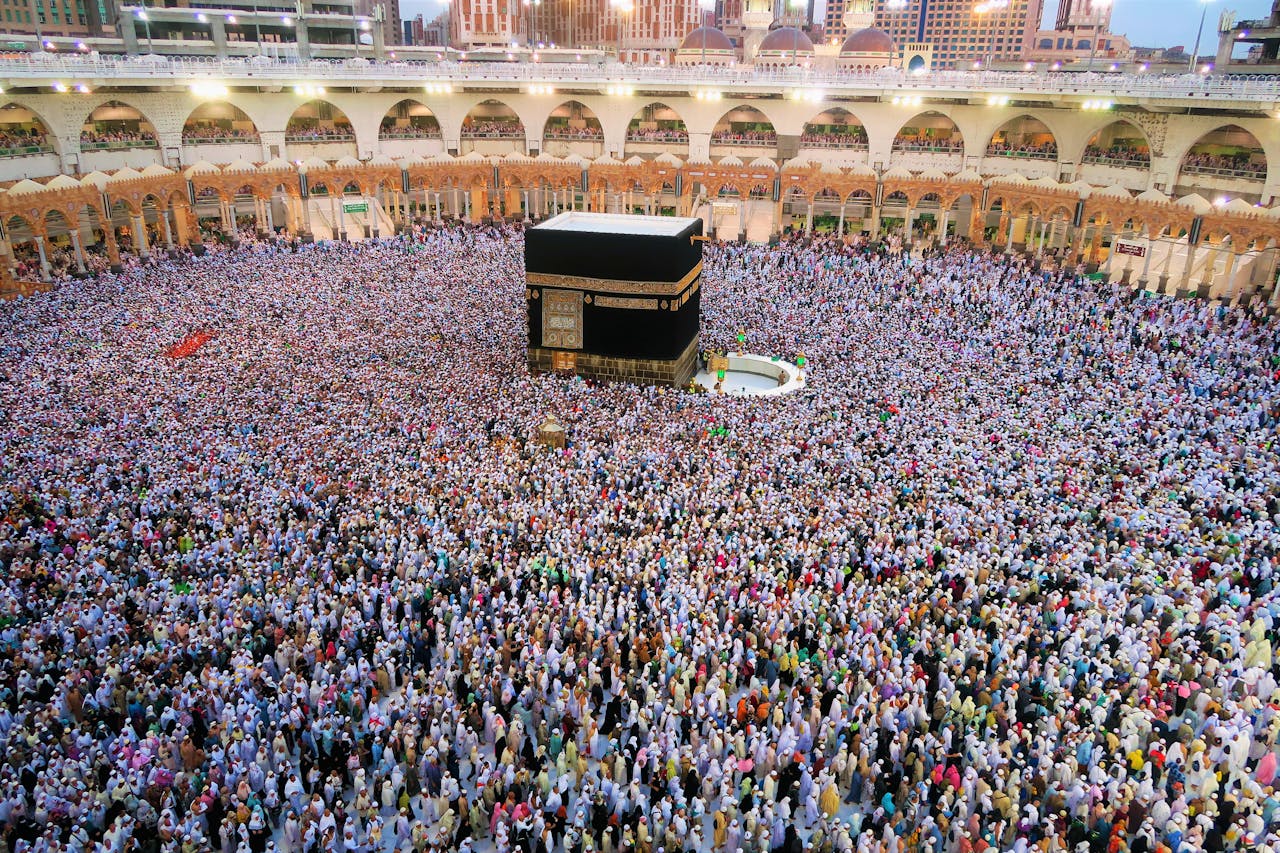 Saudi Civil Defence Issues Second Mecca Missile Alert in Nine Days