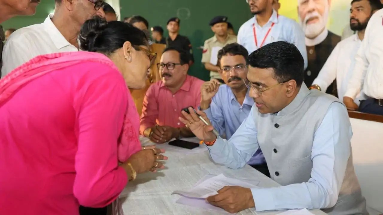 CM Sawant Threatens Suspension for Goa Officials Delaying Basic Utility Connections
