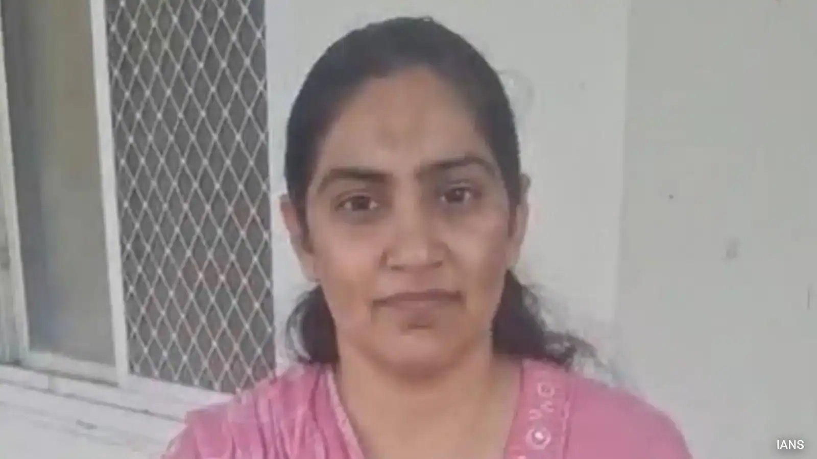 Divya Chaudhary Arrested After Taking Two Inmates to Her Flat to Clean