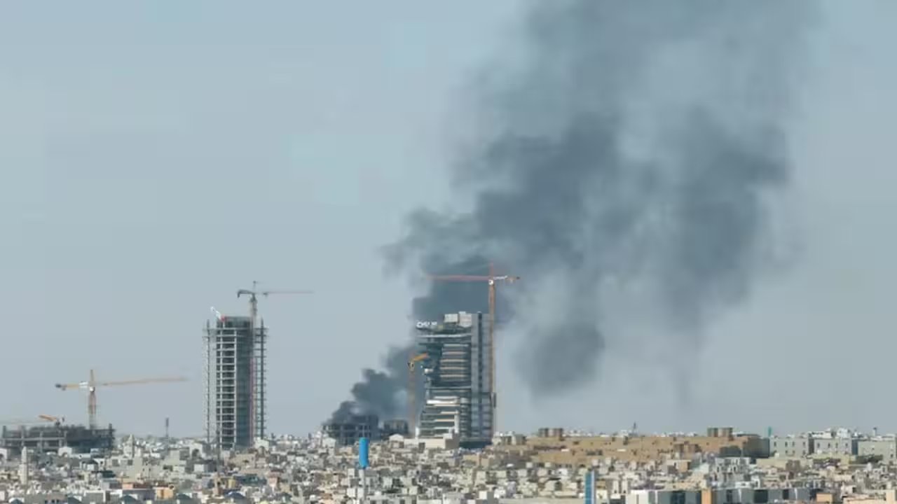 Houthi Missile Kills 12, Injures 300 at Riyadh's King Khalid Airport