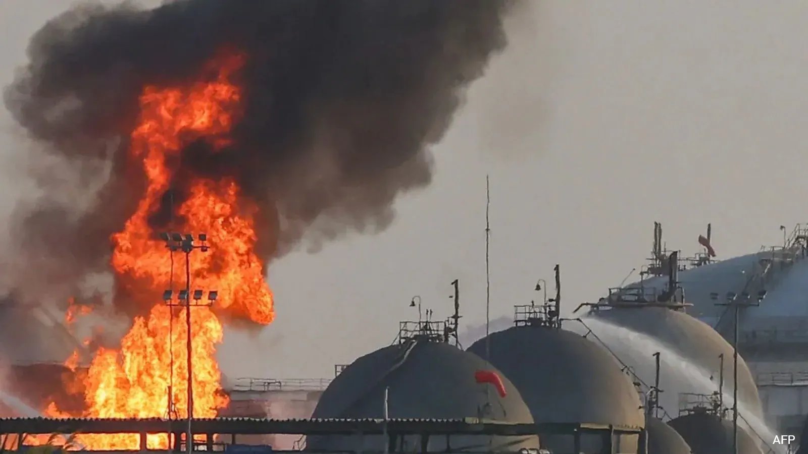Houthi Rebels Strike 12 Saudi Airports, 9 Energy Sites; 18 Killed in 30‑Day Assault