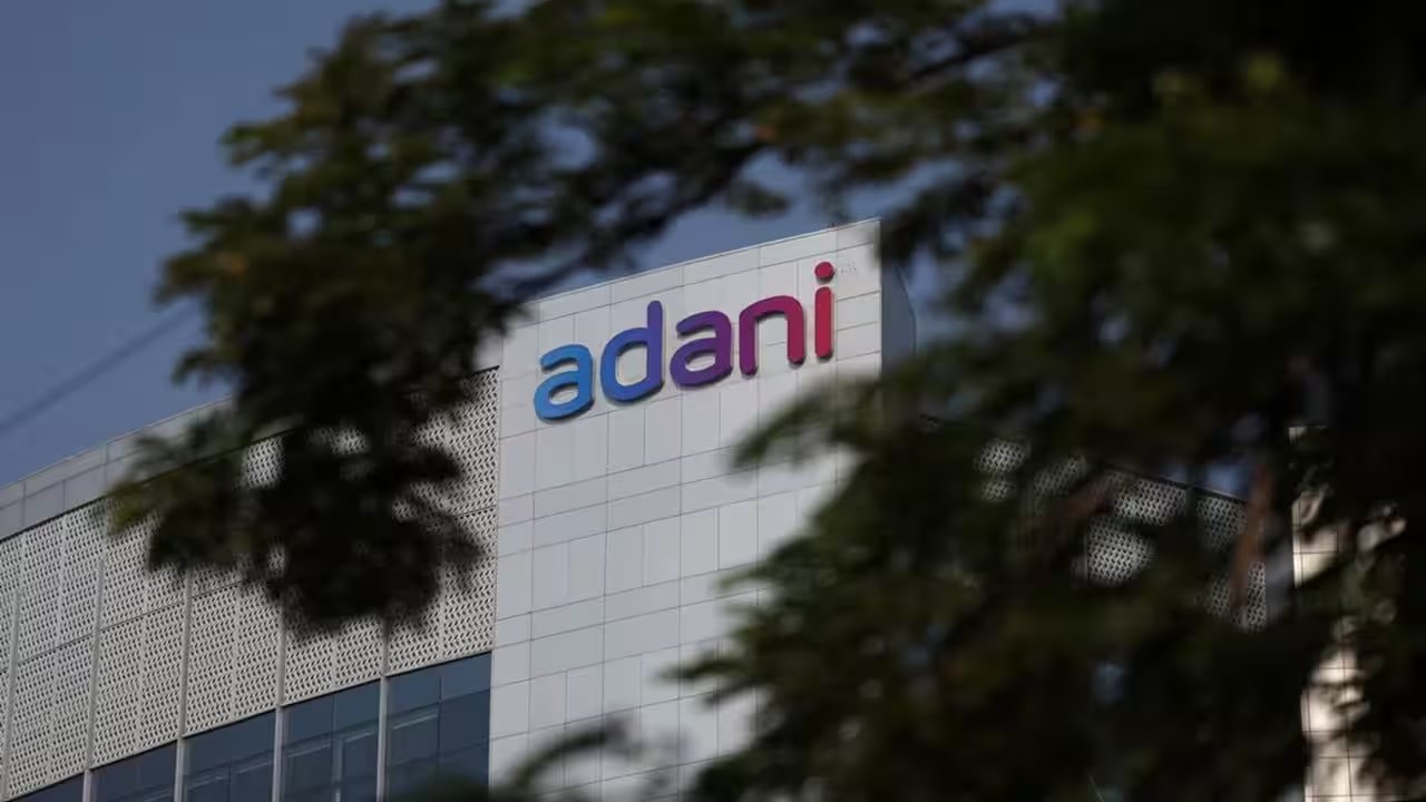 Adani Airports CEO Says Company Won’t Run Airlines, Focuses on 100‑Million‑Passenger Growth
