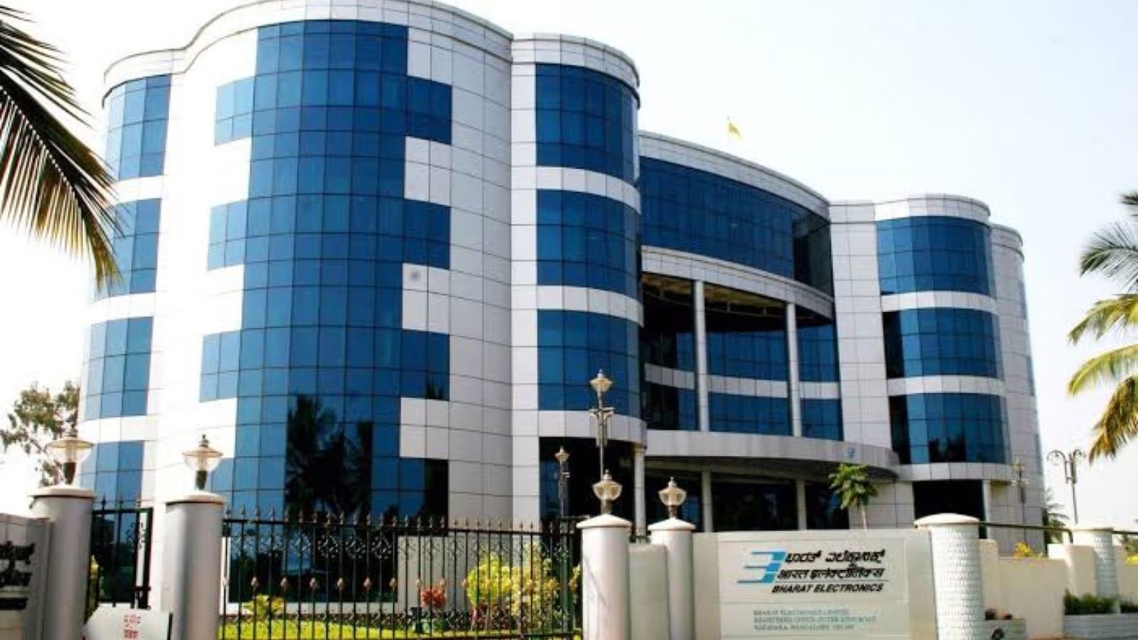 Bharat Electronics Net Profit Jumps 8.8% to ₹1,054 Cr, Shares Rise 1.69%