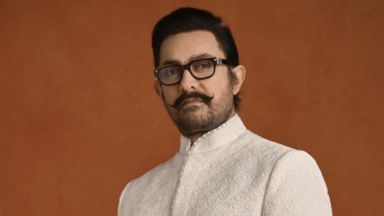 Aamir Khan Returns To Lagaan Roots For SGIFF Screen Icon Award