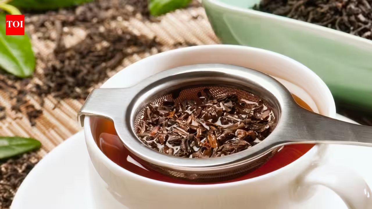 Use Old Tea Leaves as a Natural Deodorizer and Eco‑Cleaner for Your Home