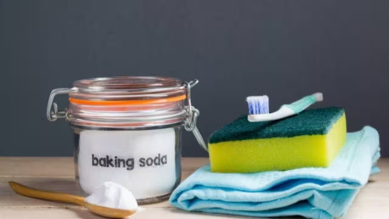 One Box of Baking Soda Replaces Five Expensive Diwali Cleaners (Here's How)