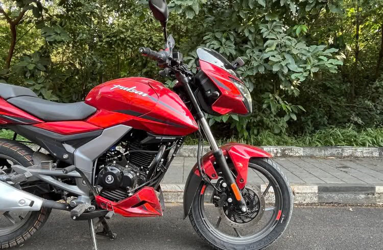 Bajaj 100cc Motorcycles Sales Fell 26% Amid Rural Stress