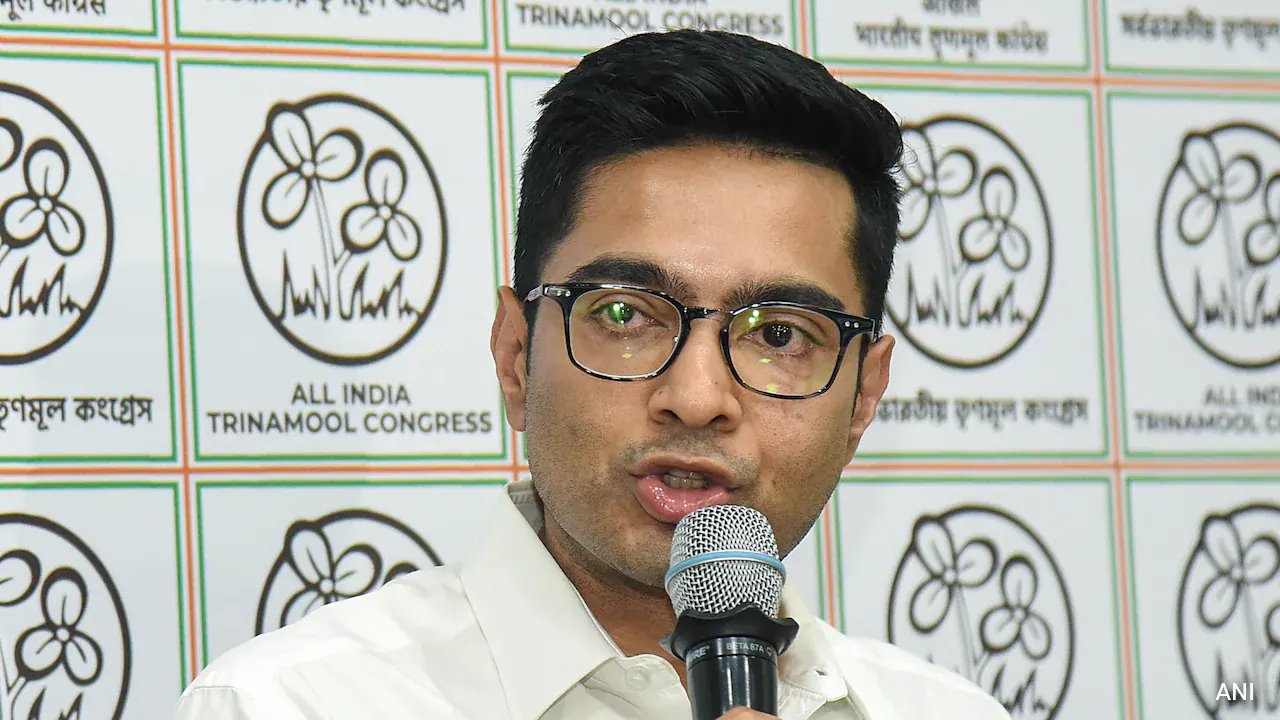 Kolkata Police Summon Trinamool MP Abhishek Banerjee Over Unauthorized Billboard Case