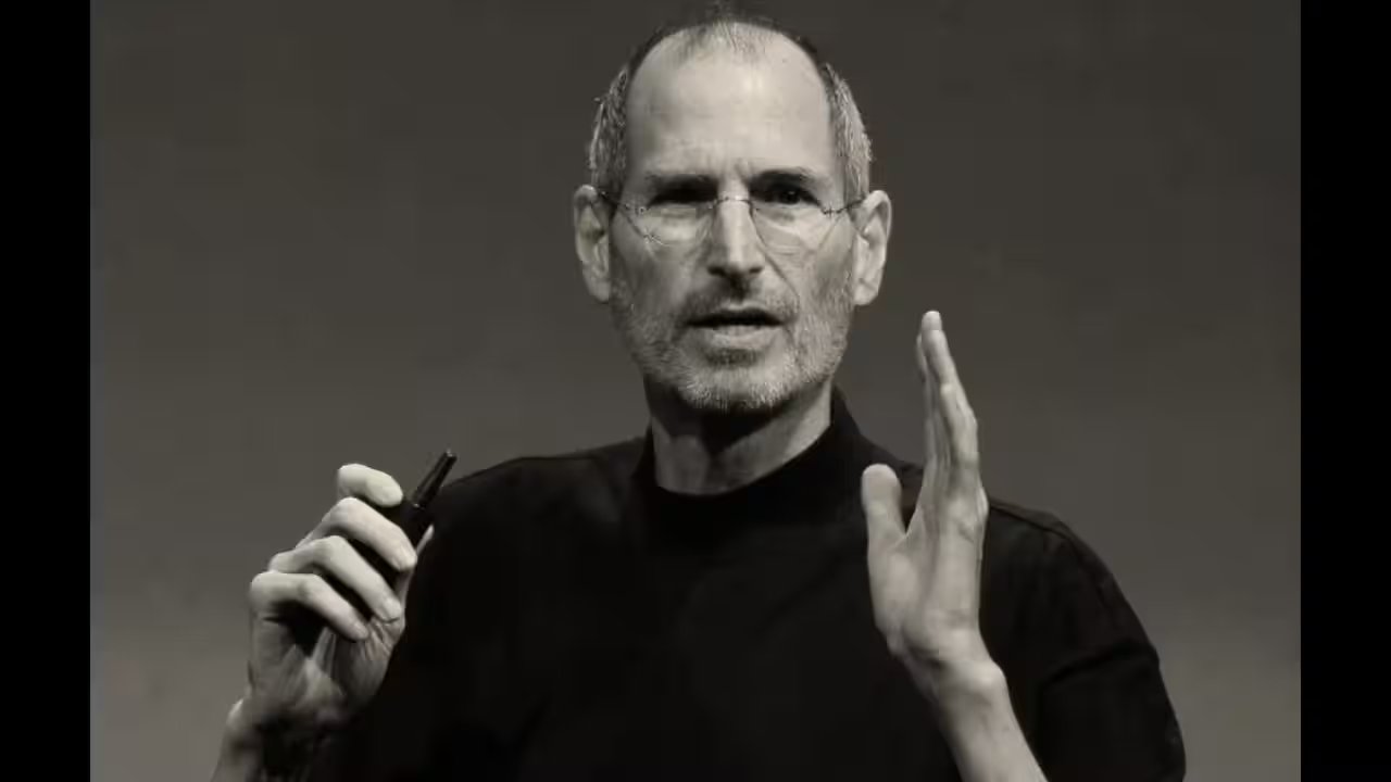 The Black Turtleneck: Jobs‑Inspired Wardrobe Staple for Effortless Style