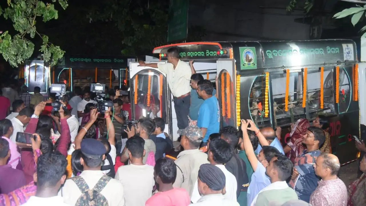 Seven Odia Pilgrims Drowned in MP Accident; Cremated in Puri Swargadwar