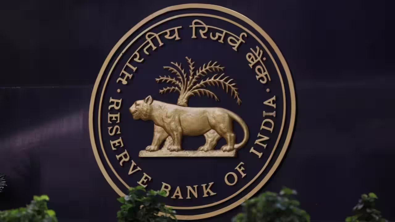 India's Current Account Deficit Narrows to $5.2 Billion in August