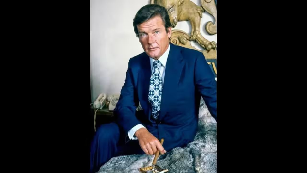 Roger Moore's Belgravia Flat at 22 Eaton Square Listed for £5.75 Million