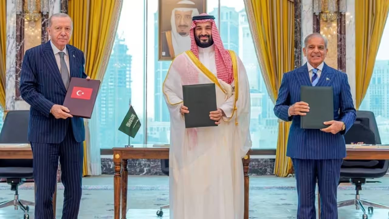 Pakistan, Saudi, Turkey Activate Mecca Defence Pact, Rapidly Deploy Forces Amid Yemen Escalation
