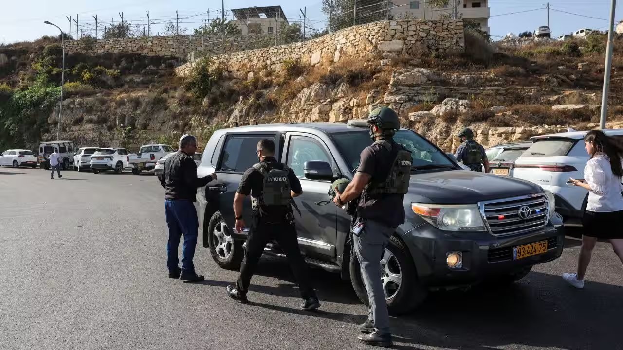 Netanyahu Orders Full West Bank Closure After Hebron Shooting, Days Before Vote