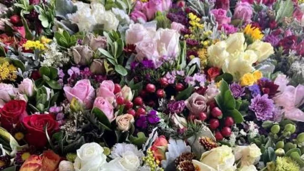Random Acts of Flowers Delivers 175,000th Bouquet to Eskenazi Health, Marks 10th Anniversary