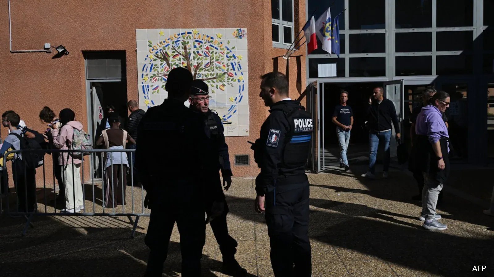 14‑Year‑Old Arrested After Hunting Rifle Shooting at Aubagne Middle School