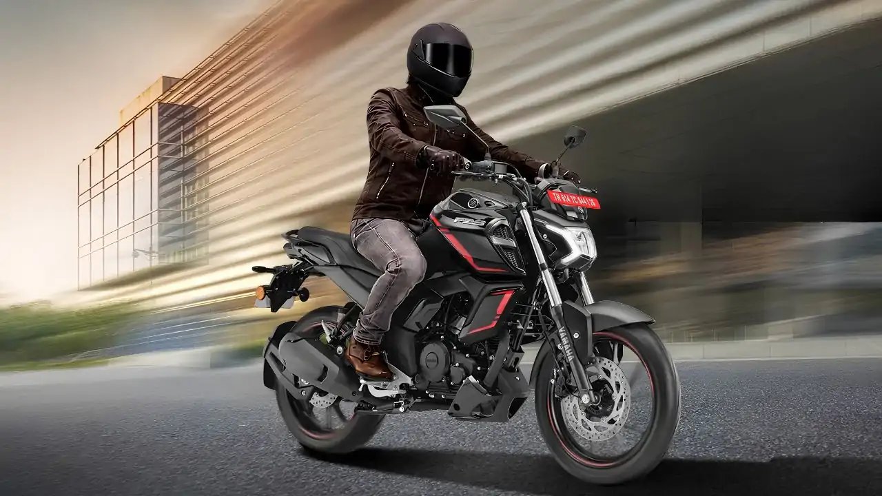 Yamaha R15 V4 Launches at ₹1.75 Lakh, 45 kmpl Mileage