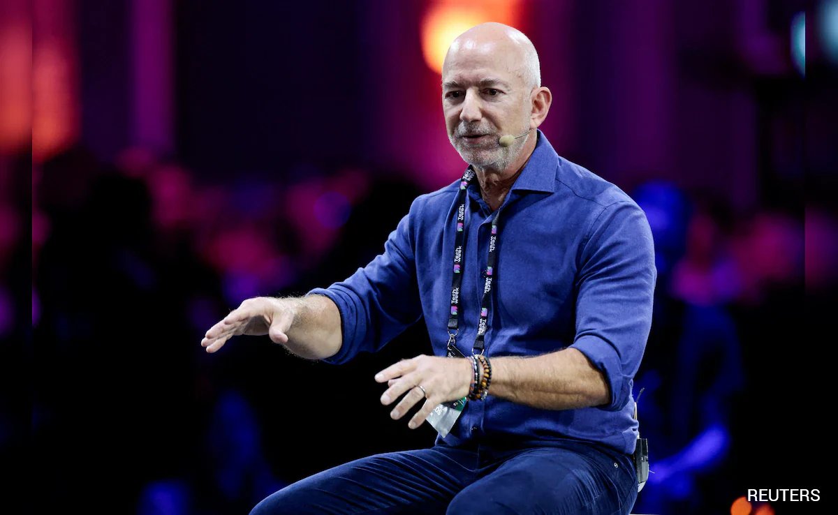 Jeff Bezos: AI Could Reduce Workweeks to Three Days