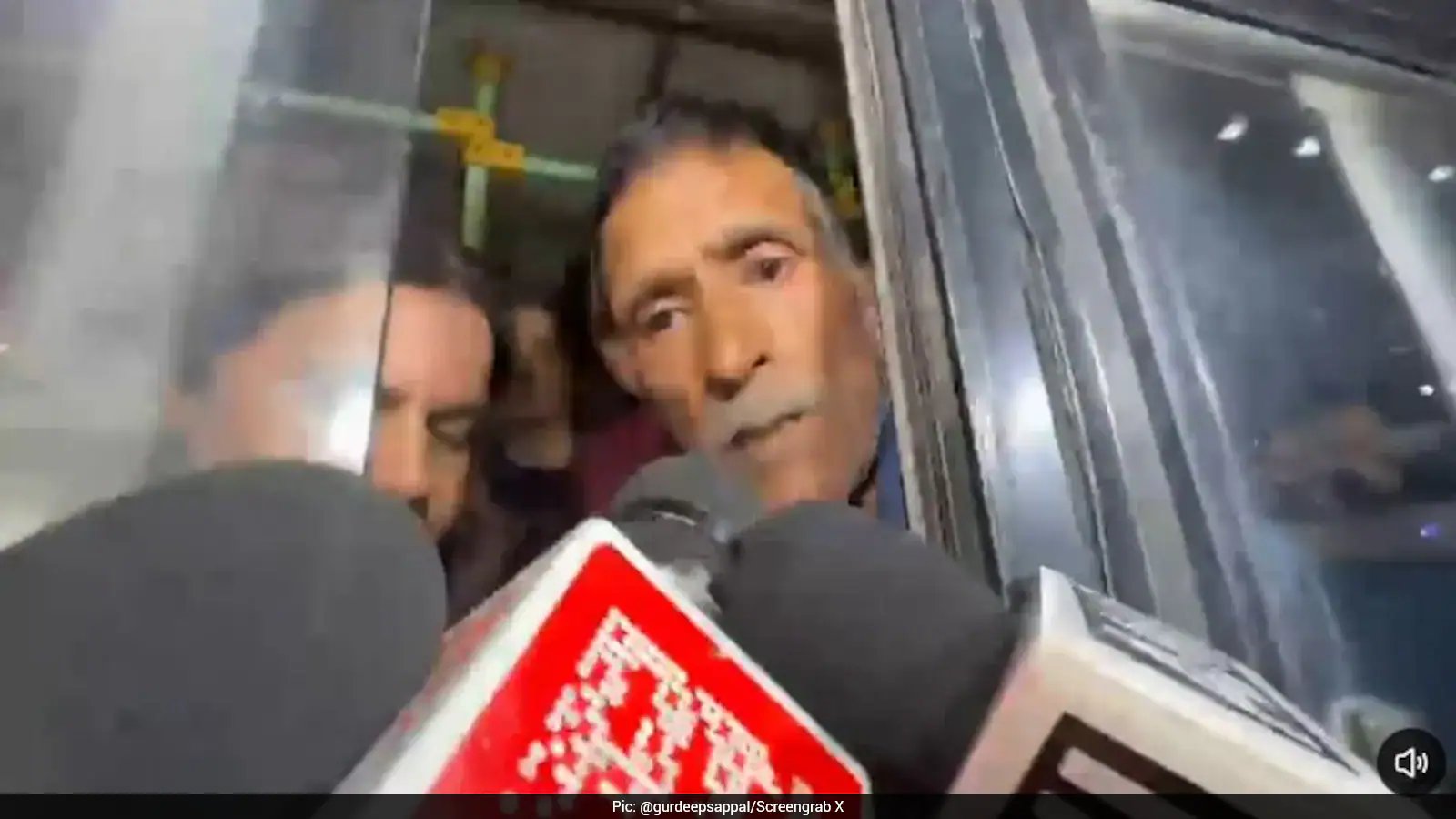 Delhi Police Detain Parents of Murdered Uttarakhand Girl, Congress Leaders at India Gate